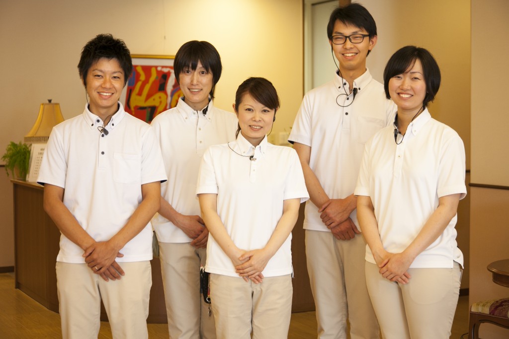 合掌苑 やすらぎに満ちた暮らし。ご高齢の方を敬い尊び、慈しむということ。一人ひとりが生きがいを持ち、明るく楽しく、そして、やすらぎのある